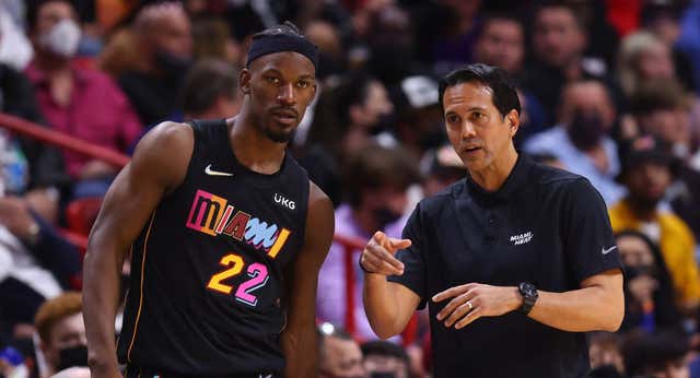 Jimmy Butler y Erik Spoelstra vuelven a hacerlo: fuera de las quinielas… y a un paso de la Final del Este