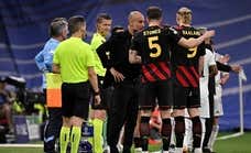 Los cinco cambios llegaron para quedarse pero Guardiola los omite