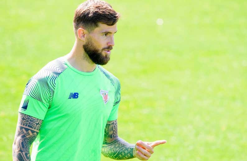 El Athletic, en cuadro y a la espera del último 'favor' de Iñigo Martínez