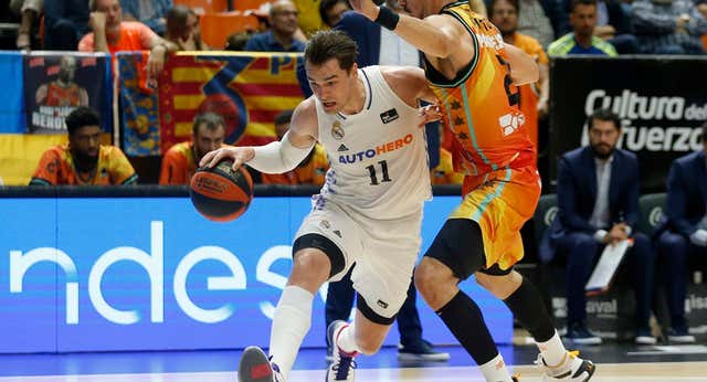 Hezonja y Yabusele mantienen al Real Madrid en la lucha por ser segundo en la Liga Endesa