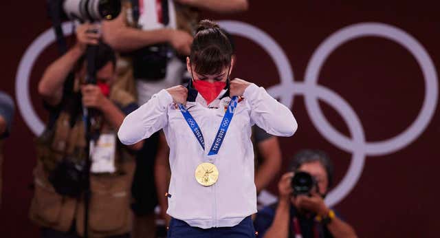 Todo lo que hace una campeona olímpica cada vez que tiene que leer «ojalá te violen»