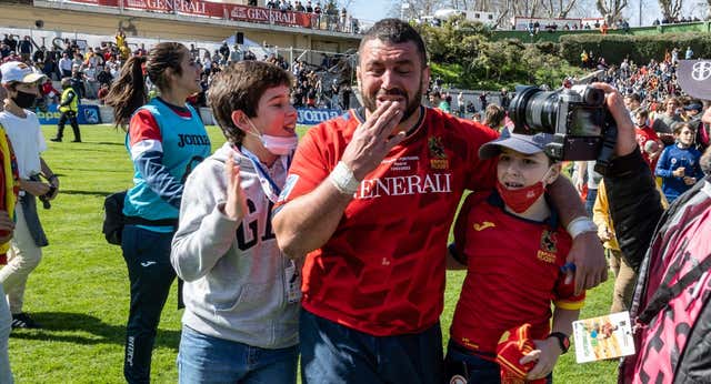 La FER quiere ‘reciclar’ a Marco Pinto para que siga unido al rugby español