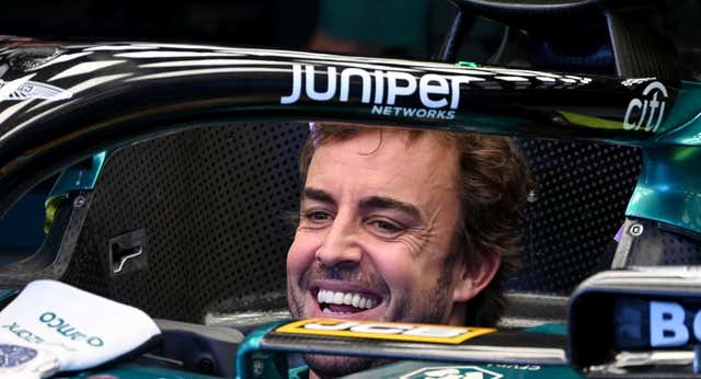Fernando Alonso se pone en modo 2007 con Aston Martin