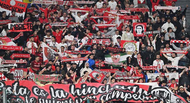 Conjura de vestuario, entradas agotadas y afición volcada: el sevillismo se enciende con la Europa League