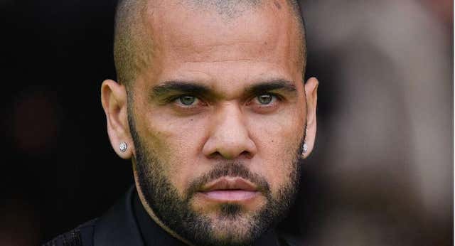 Alves alega que ha escolarizado a sus hijos en España para descartar el riesgo de fuga