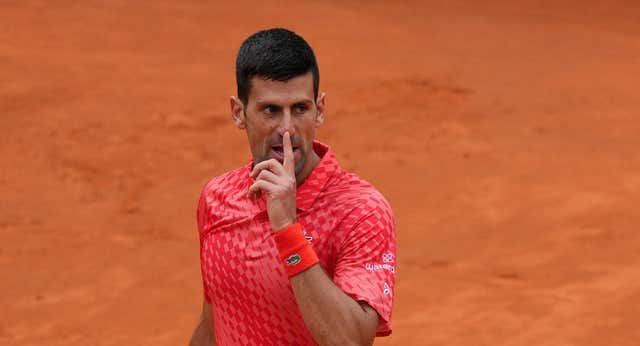 La mirada asesina de Djokovic tras recibir un pelotazo: ‘No lo voy a consentir’