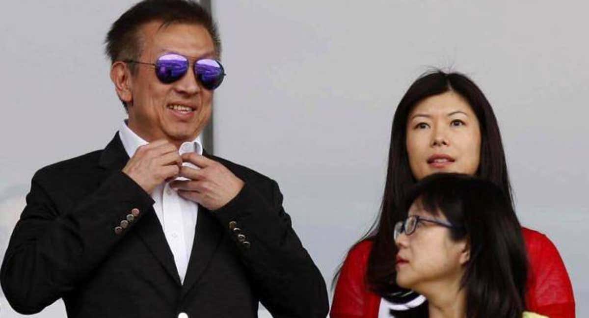 Peter Lim, Lay Hoon y al fondo, su mujer. /EFE.