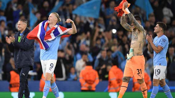 Los jugadores del Manchester City celebraron por todo lo alto el triunfo del City ante el Real Madrid. /AFP