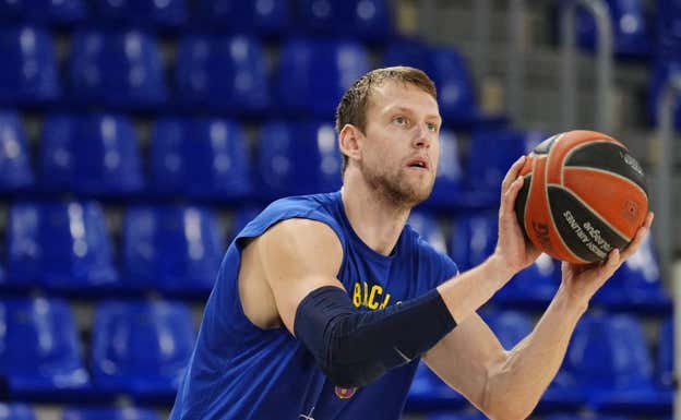 Jan Vesely en el último entrenamiento antes del viaje a Kaunas. Efe