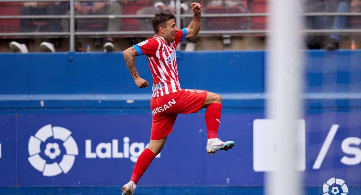 Aitor García celebra su gol frente al Eibar./LALIGA SMARTBANK