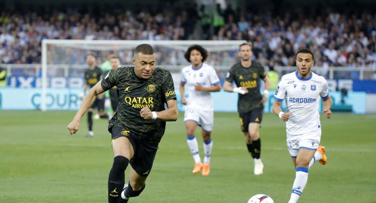 Mbappé, autor de los dos goles del PSG. /REUTERS