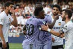 El Valencia se aleja del descenso y Vinicius acaba fuera de sí