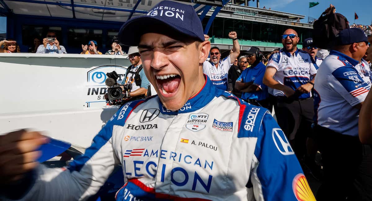 Álex Palou, tras lograr la pole position para las 500 millas de Indianápolis 2023. /Honda