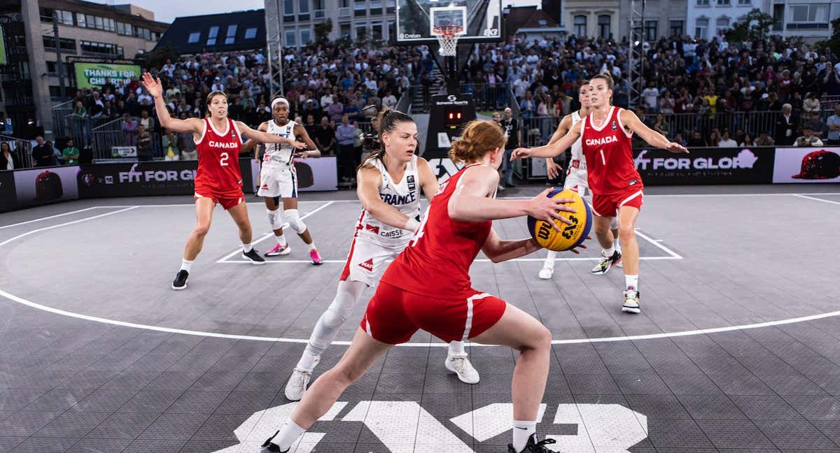 Imagen de la final del Mundial de 3x3 2022 entre Francia y Canadá.
