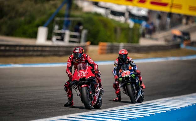 Augusto Fernández, por delante de Quartararo en Le Mans. Getty