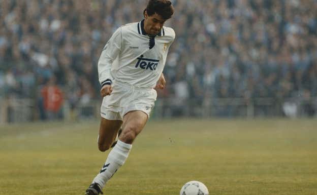 Míchel, durante un partido en 1993.  ABC-Archivo