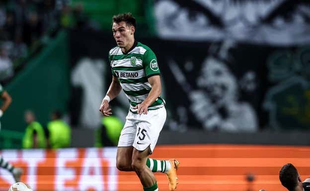 Ugarte durante un partido del Sporting.  @ugartemanu