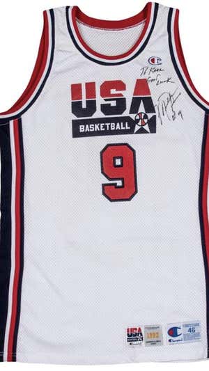 La camiseta de Jordan del Dream Team sacada a subasta por Karl Malone.  GOLDIN AUCTIONS