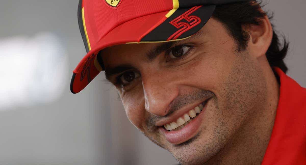 Carlos Sainz y Ferrari dan carpetazo en cuatro frases a los rumores sobre Hamilton