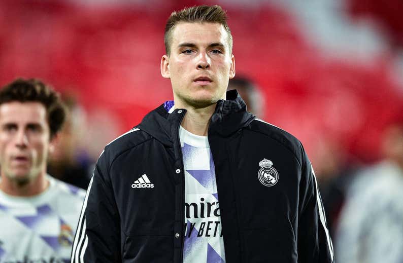 Ancelotti insiste en sustituir a Lunin y espía a cuatro porteros