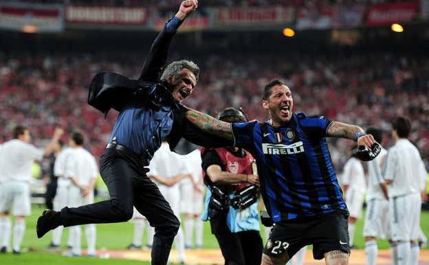 Mourinho y Materazzi celebran la Champions en 2010. Getty Images