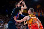 Un Mirotic de récord pone el 1-0 para el Barça en los cuartos de final
