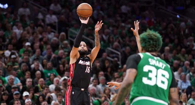 De un parque de caravanas «infectado» de insectos a las Finales de la NBA gracias al rapero J. Cole