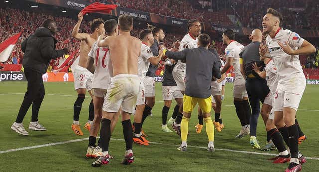 Alineaciones del Sevilla – Roma de la final de la Europa League: Suso, suplente; Dybala, titular