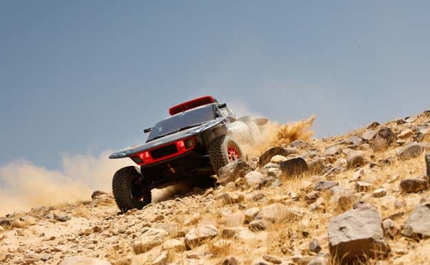 El Audi RS Q e-tron E2 completa varios días de test en Arabia Saudí.  Audi Sport