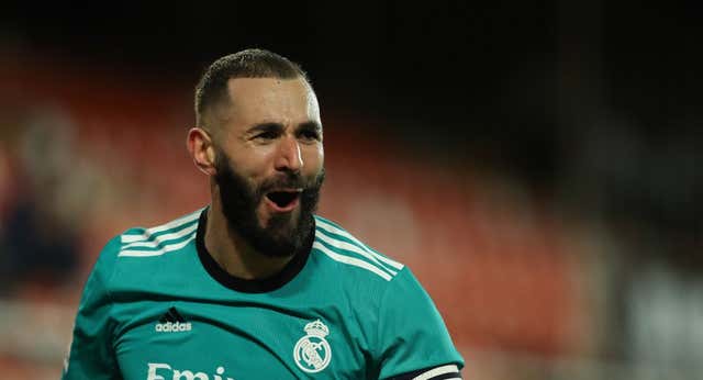 Benzema llegó a hablar con Nuno, el entrenador del Al Ittihad
