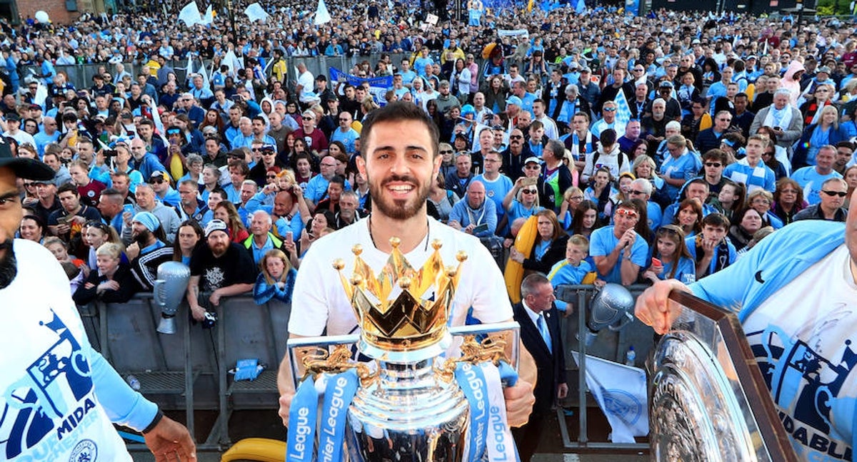 Bernardo Silva celebra el título de la Premier en 2019.