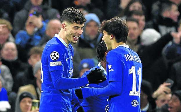 Havertz y Joao Felix, durante un partido del Chelsea. EFE
