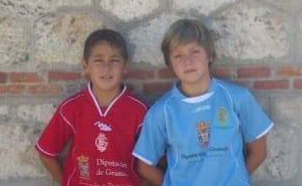 Óscar y Antonio de niños.