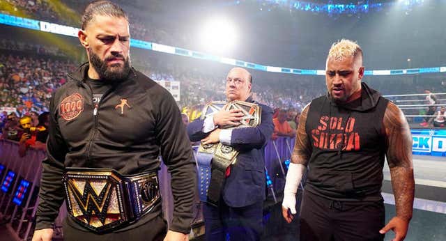 Reigns, celebración infeliz: rompe con The Usos en la presentación del Campeonato Universal de la WWE