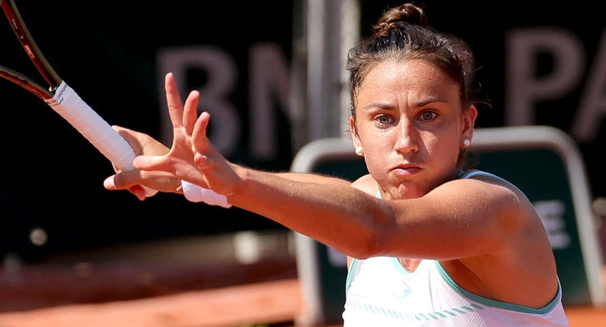 Sara Sorribes, jugando en Roland Garros. /EFE