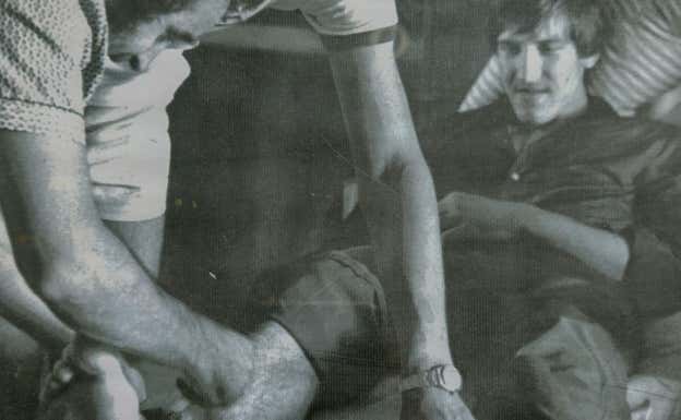 'El Brujo' tratando a Tkachenko.  JOSÉ LUIS TORRADO