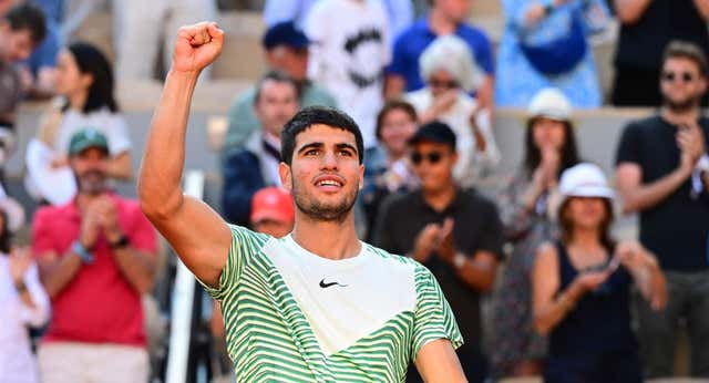 Horario y dónde ver el Alcaraz – Tsitsipas de Roland Garros hoy por TV
