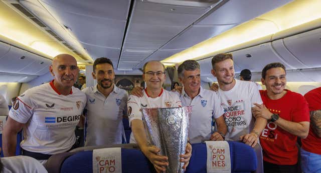 José Luis Mendilibar seguirá un año más en el Sevilla