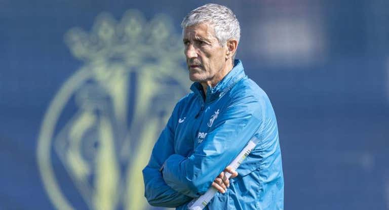 Quique Setién en un entrenamiento.