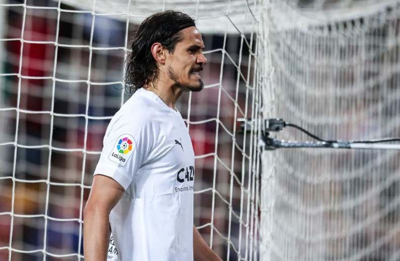 El Valencia se abre a la venta de Cavani
