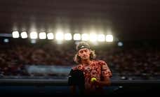 Stefanos Tsitsipas responsabiliza a la siesta y a unas pastillas para dormir de su derrota ante Carlos Alcaraz: “Es una mierda”