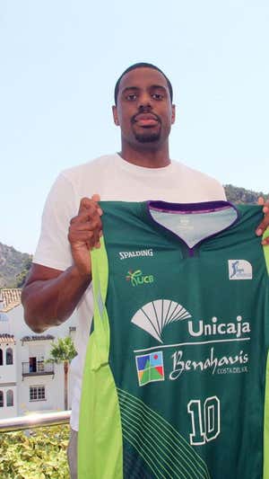 Unicaja no conoce territorio hostil y empata la serie en el Palau