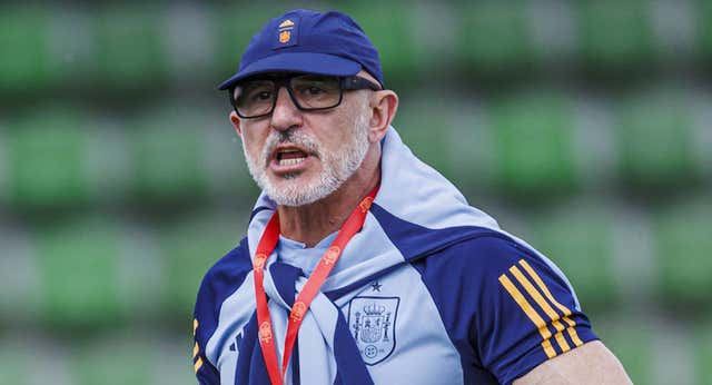 El vestuario cierra filas con un De la Fuente «seguro y confiado»
