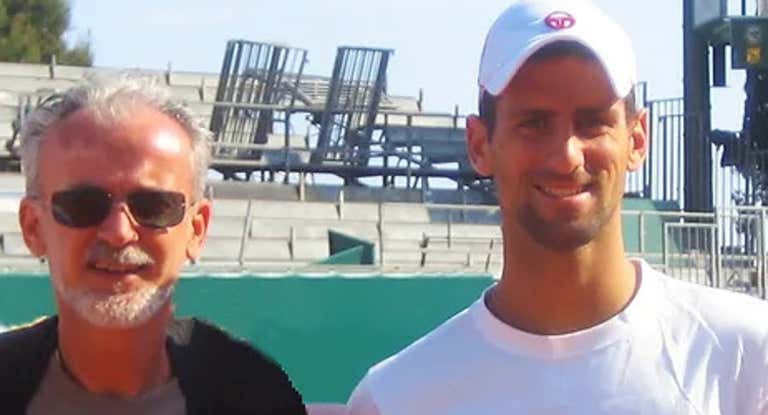 El doctor Igor Cetojevic y Novak Djokovic, en el año 2011.