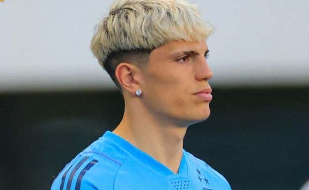 Garnacho durante un entrenamiento.  @garnacho7