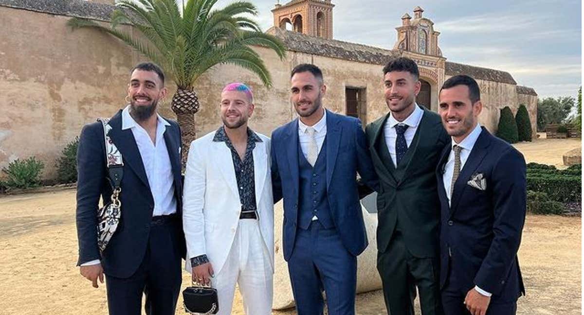 Borja Igleisas, Aitor Ruibal, Víctor Camarasa y Juanmi, en una boda.