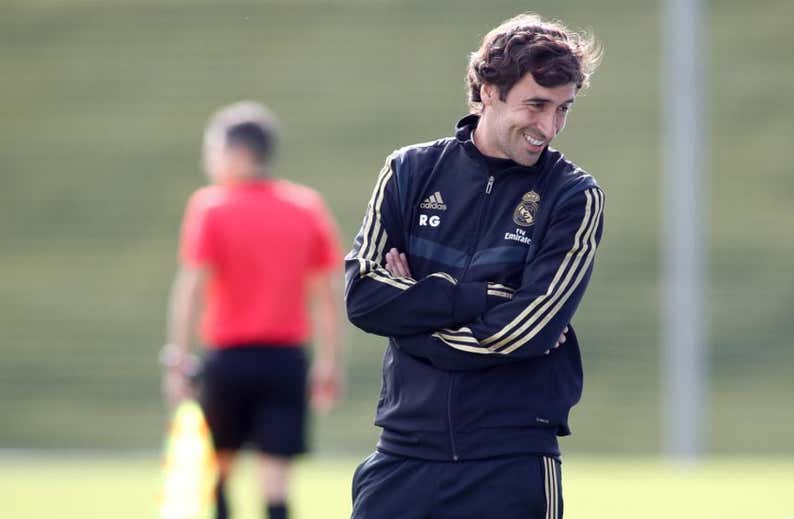 Las razones por las que Raúl quiere seguir en el Madrid