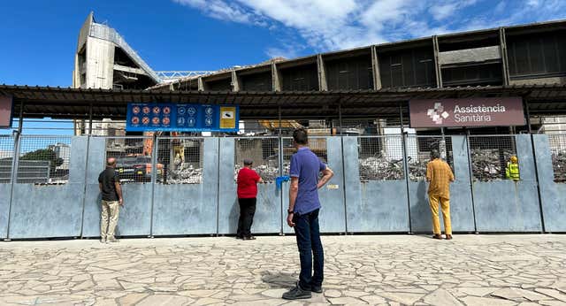 El Camp Nou, en ruinas: «Me he escapado de la residencia para verlo»