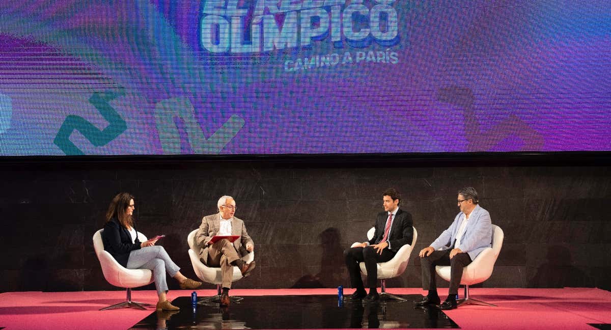Mesa redonda entre Alejandro Blanco, Fernando Molinero y Óscar Campillo, moderada por Natalia Torrente.