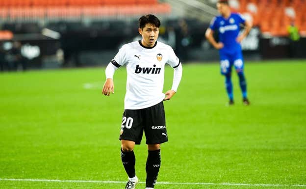 Kang-in Lee, con el Valencia.  Agencias